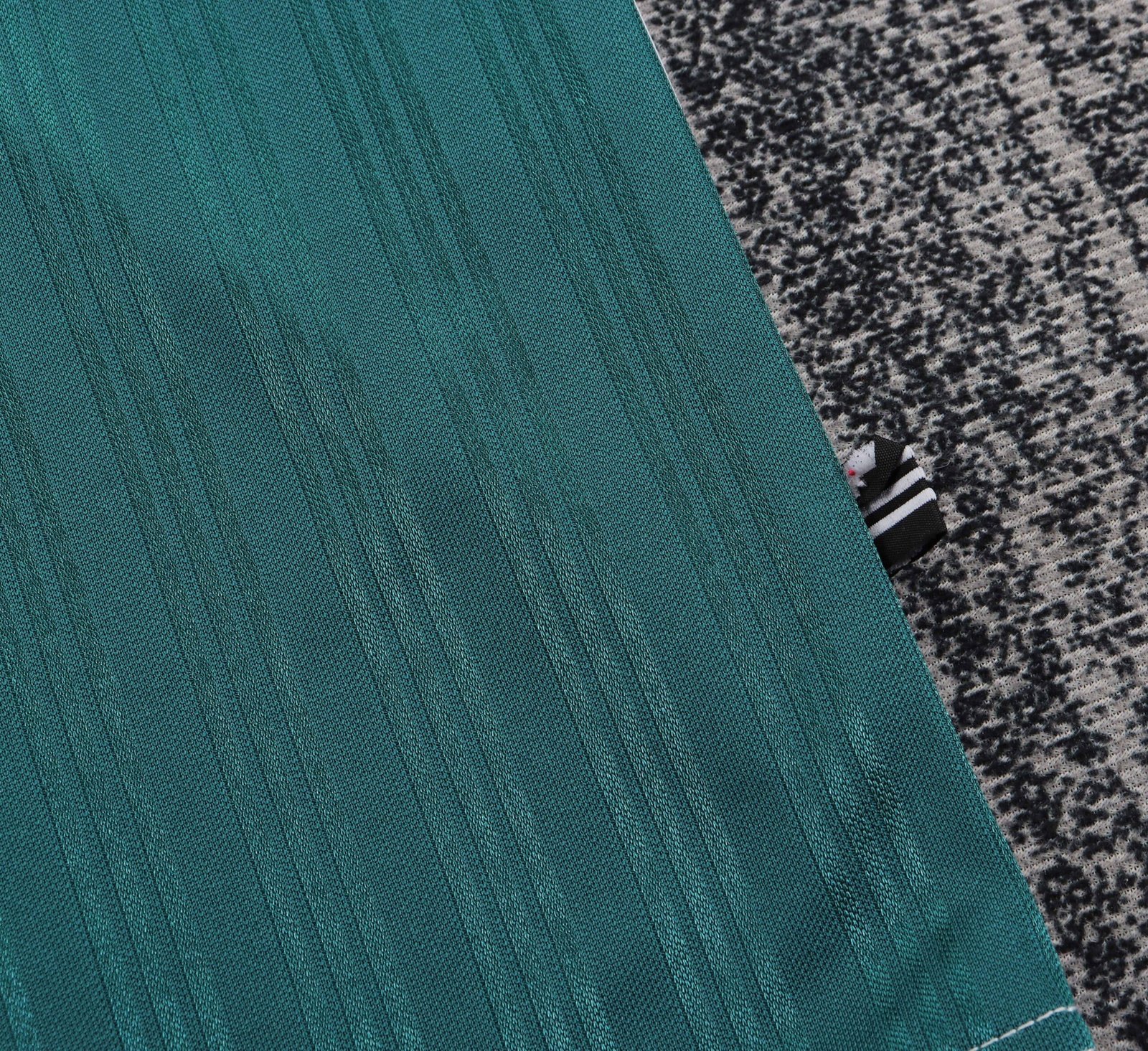 1995/96 Liverpool Away Retro Kids Jersey - Image 9