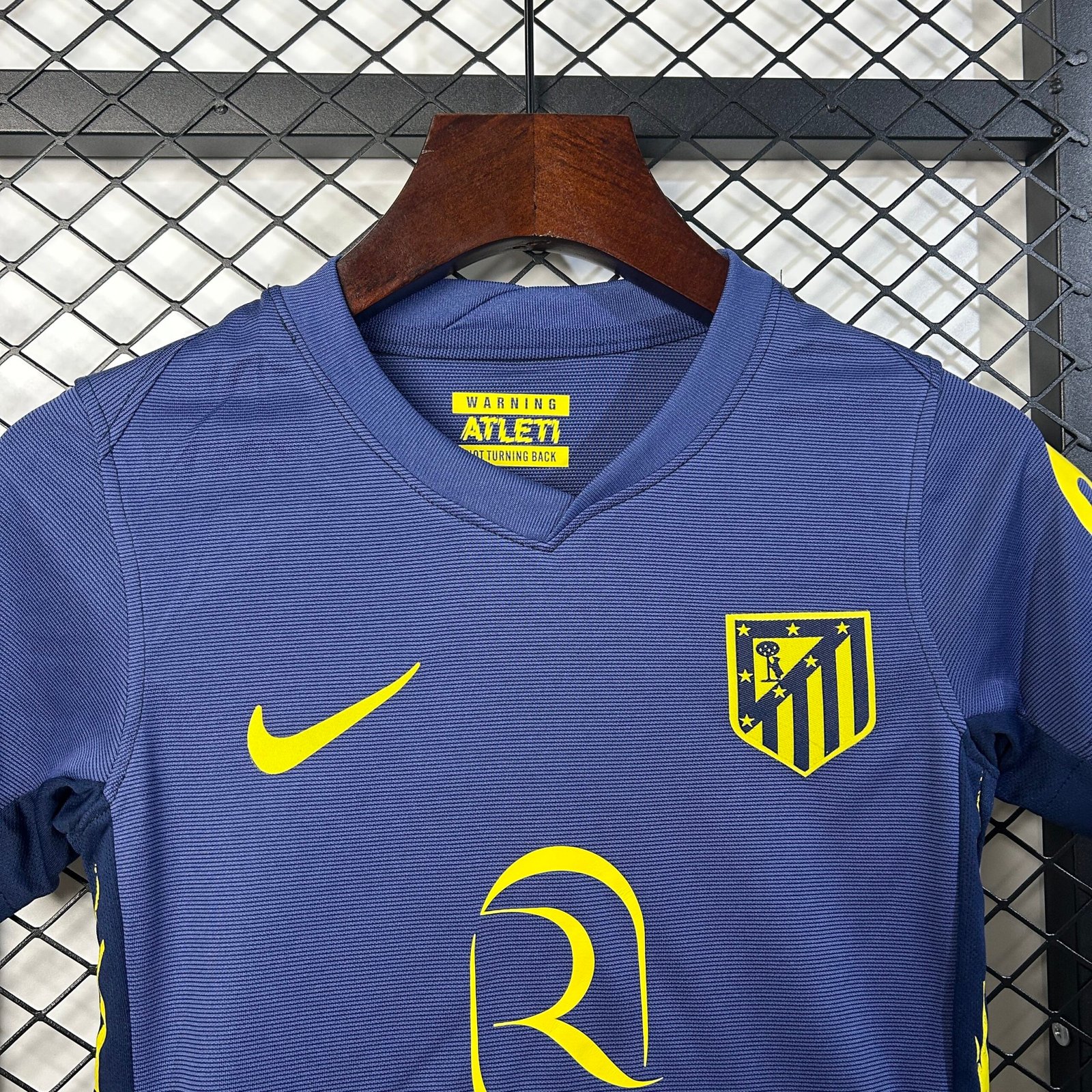 2025/26 Atletico Madrid Away Kids Jersey - Image 4