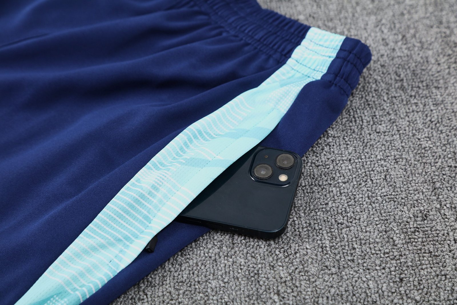 2025/26 CR Flamengo Hoodie Set (Top+Pants) - Image 11