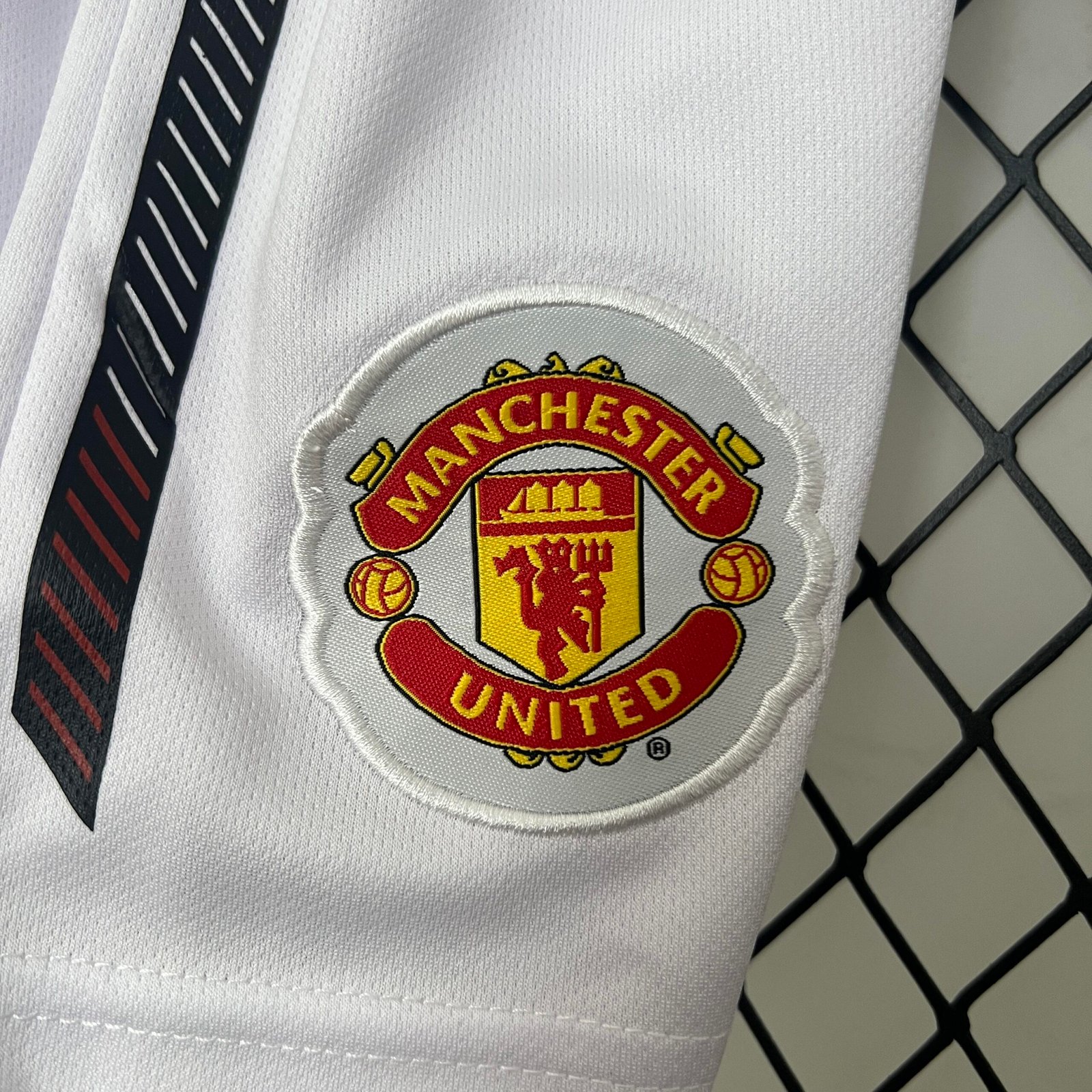 2010/11?Manchester United Home Retro Jersey Kids Kit - Image 10