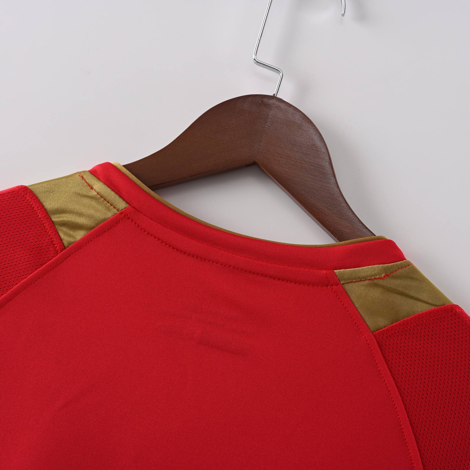 2005/06 Liverpool Home Retro Jersey - Image 4