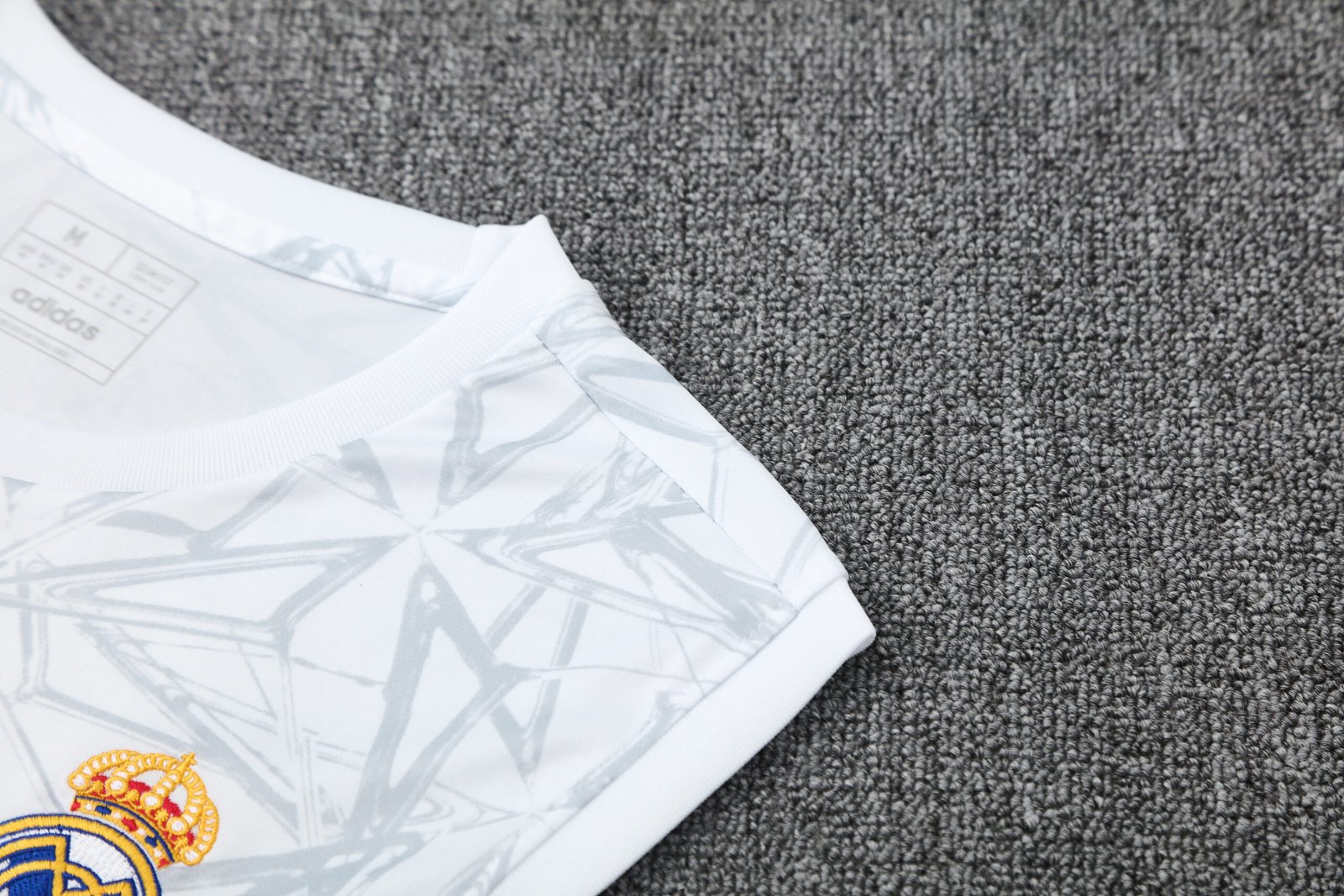 2025/26 Real Madrid?Vest Suit - Image 7