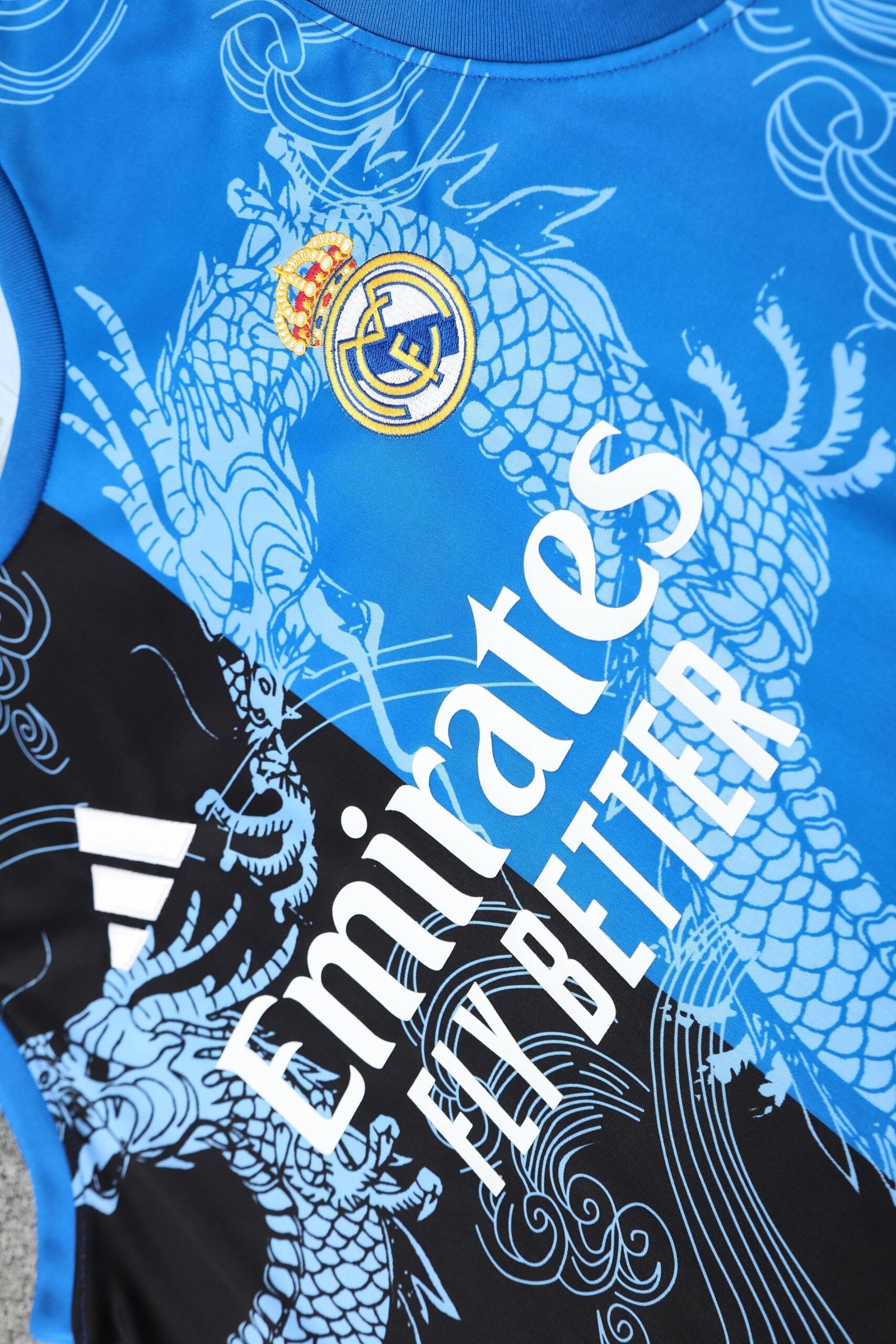 2025/26 Real Madrid?Vest Suit - Image 5