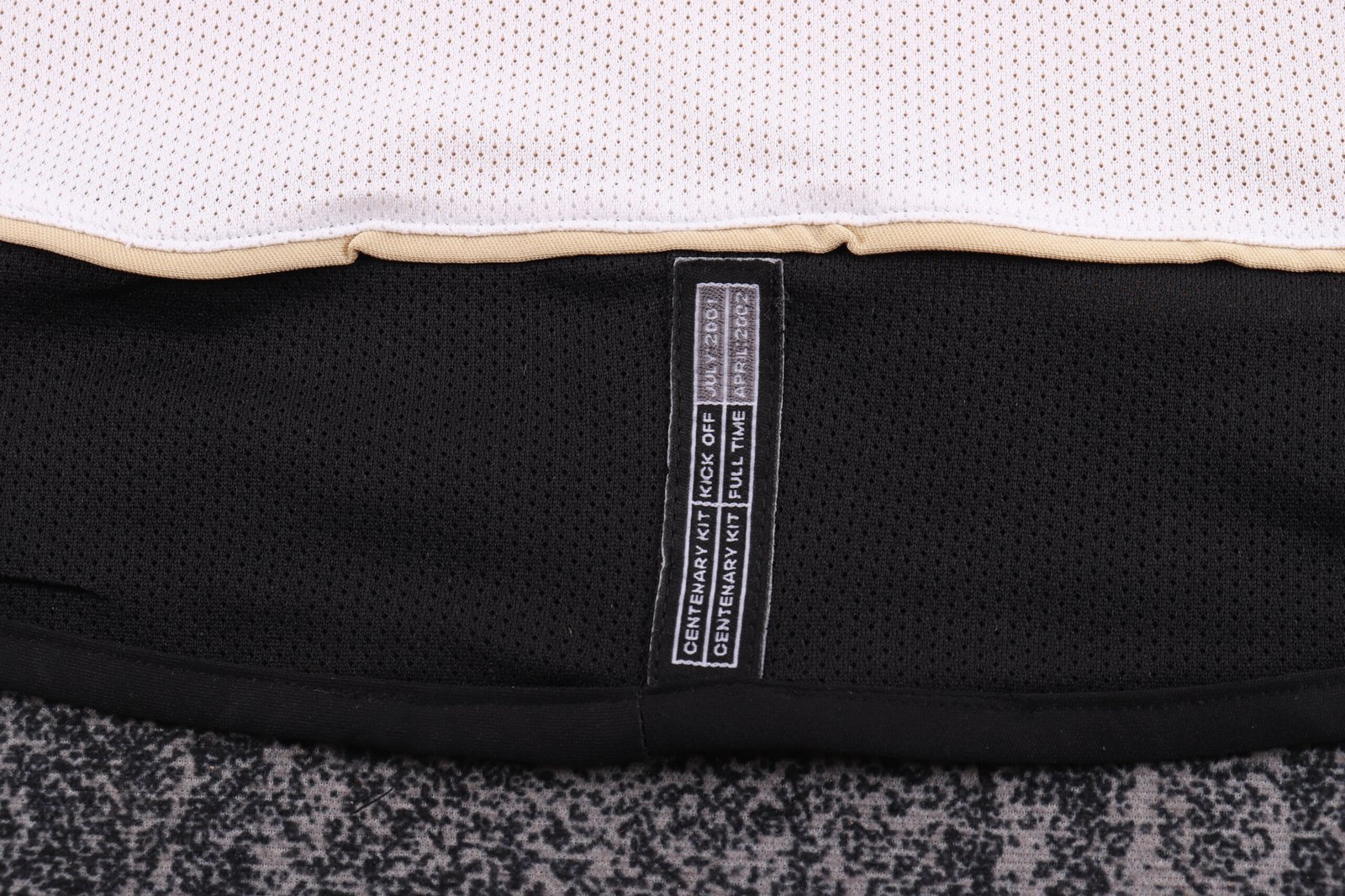 2001/02 Manchester United Away Retro Kids Jersey?100th Centenary - Image 19