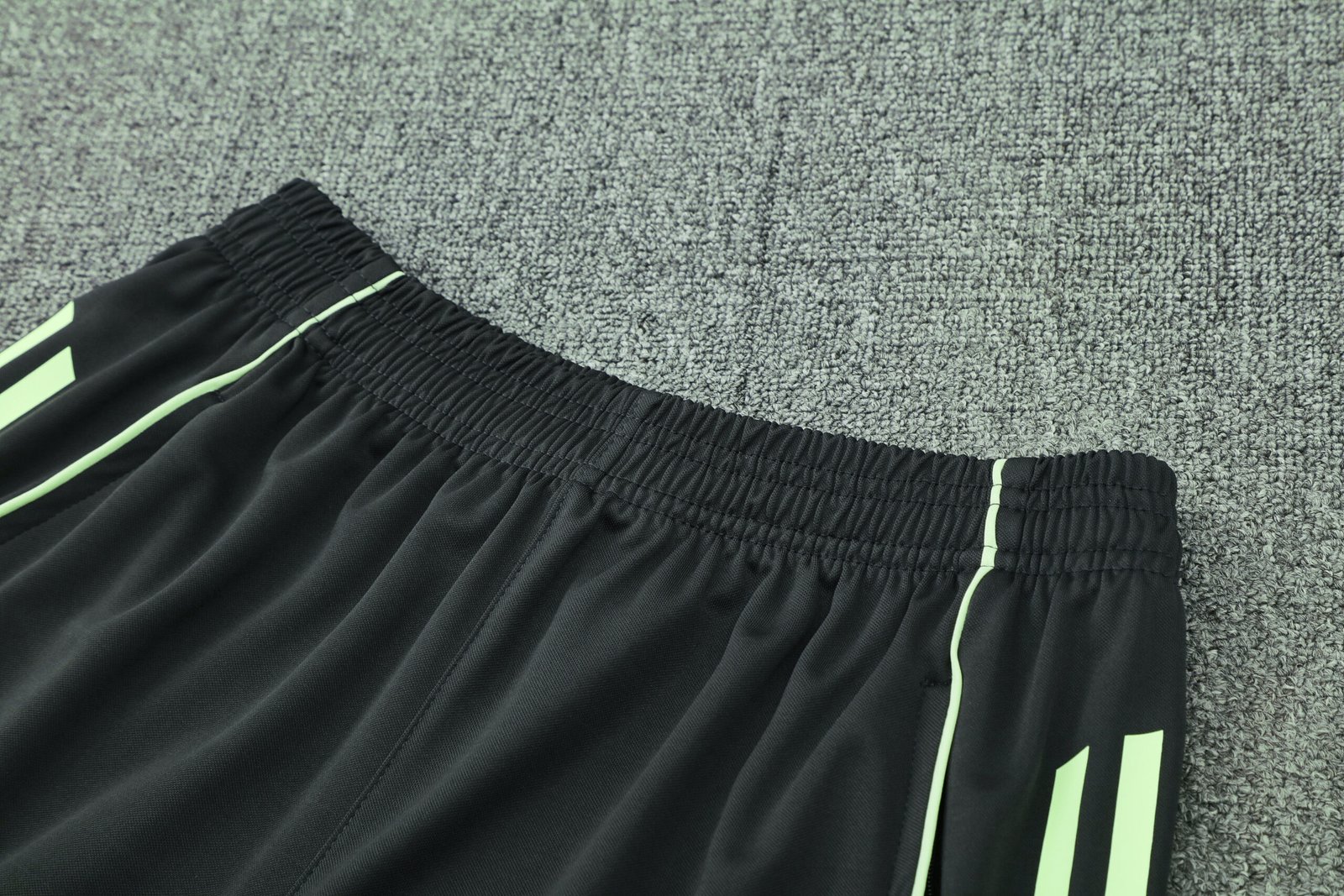 2025/26 Real Madrid?Vest Suit - Image 10