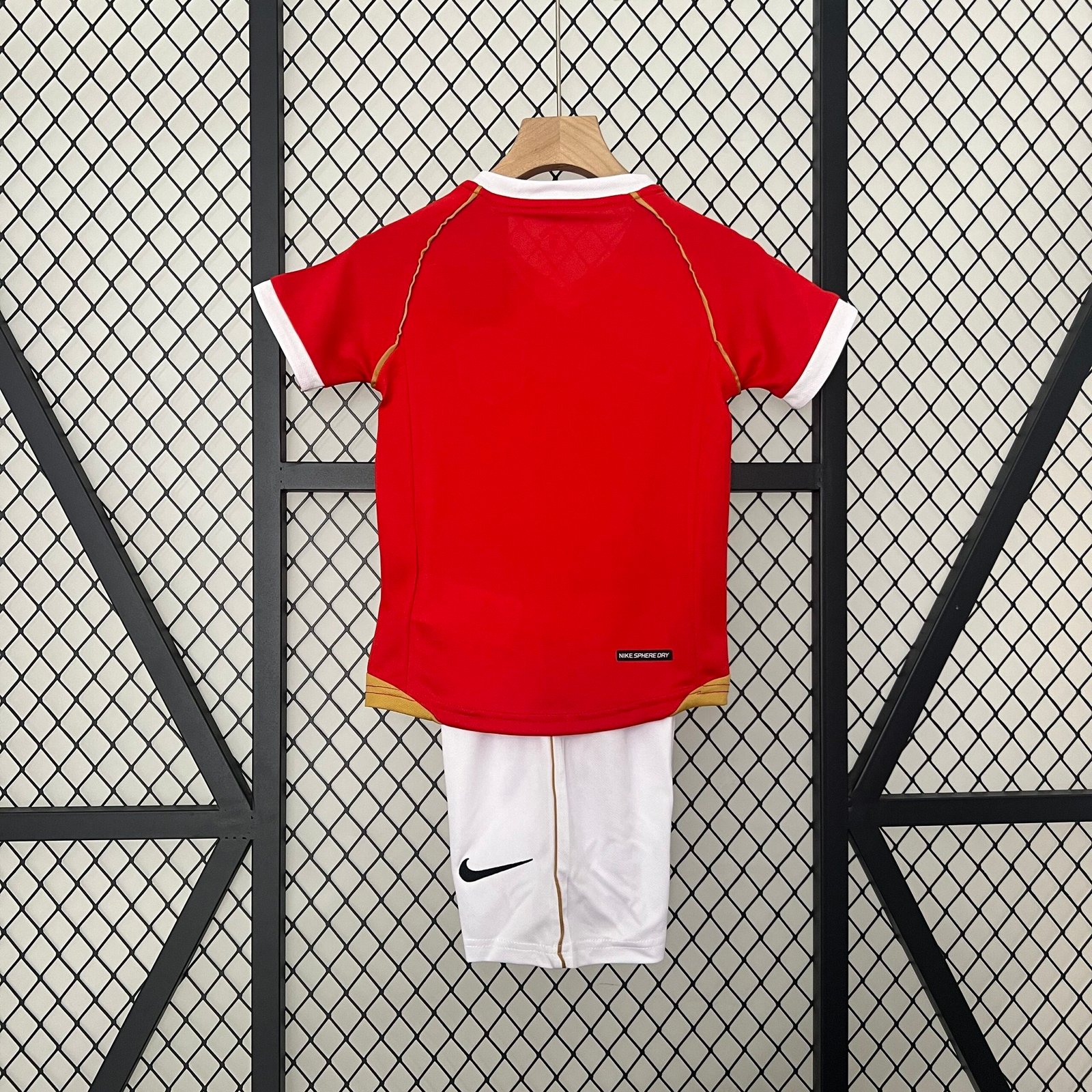 2006/07?Manchester United Home Retro Jersey Kids Kit - Image 8