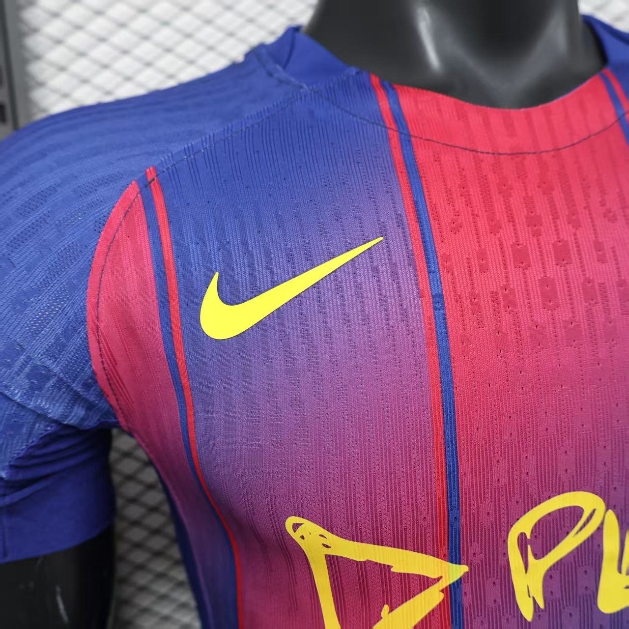 2025/26 Barcelona Home Jersey Player Version - Image 3