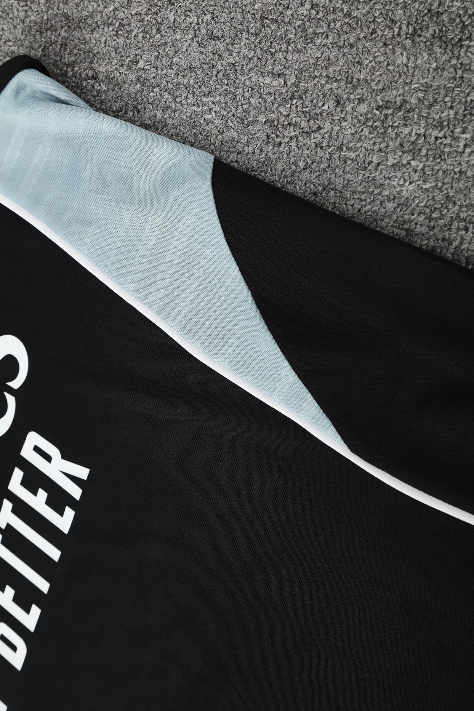 2025/26 Real Madrid?Vest Suit - Image 7