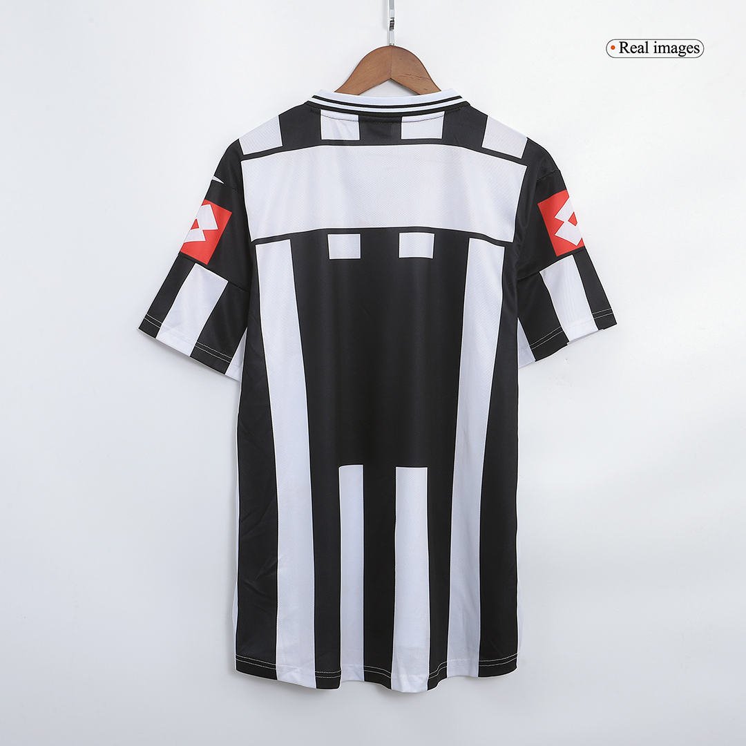 2001/02 Juventus Retro Jersey Home - Image 2