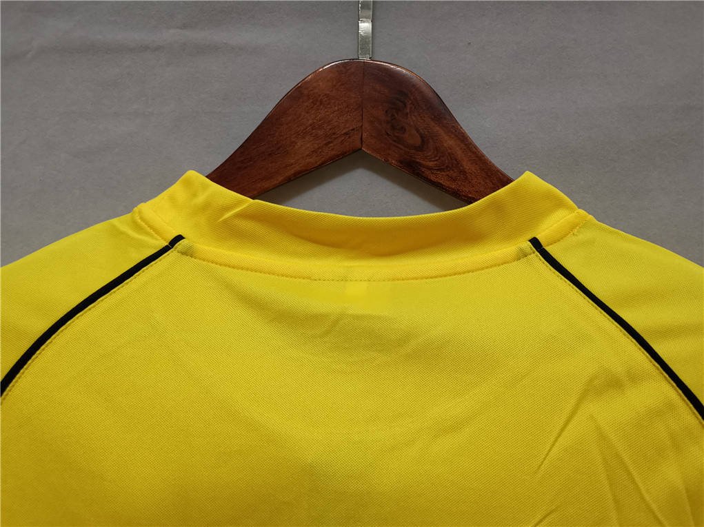 2002 Borussia Dortmund Retro Home Jersey - Image 4