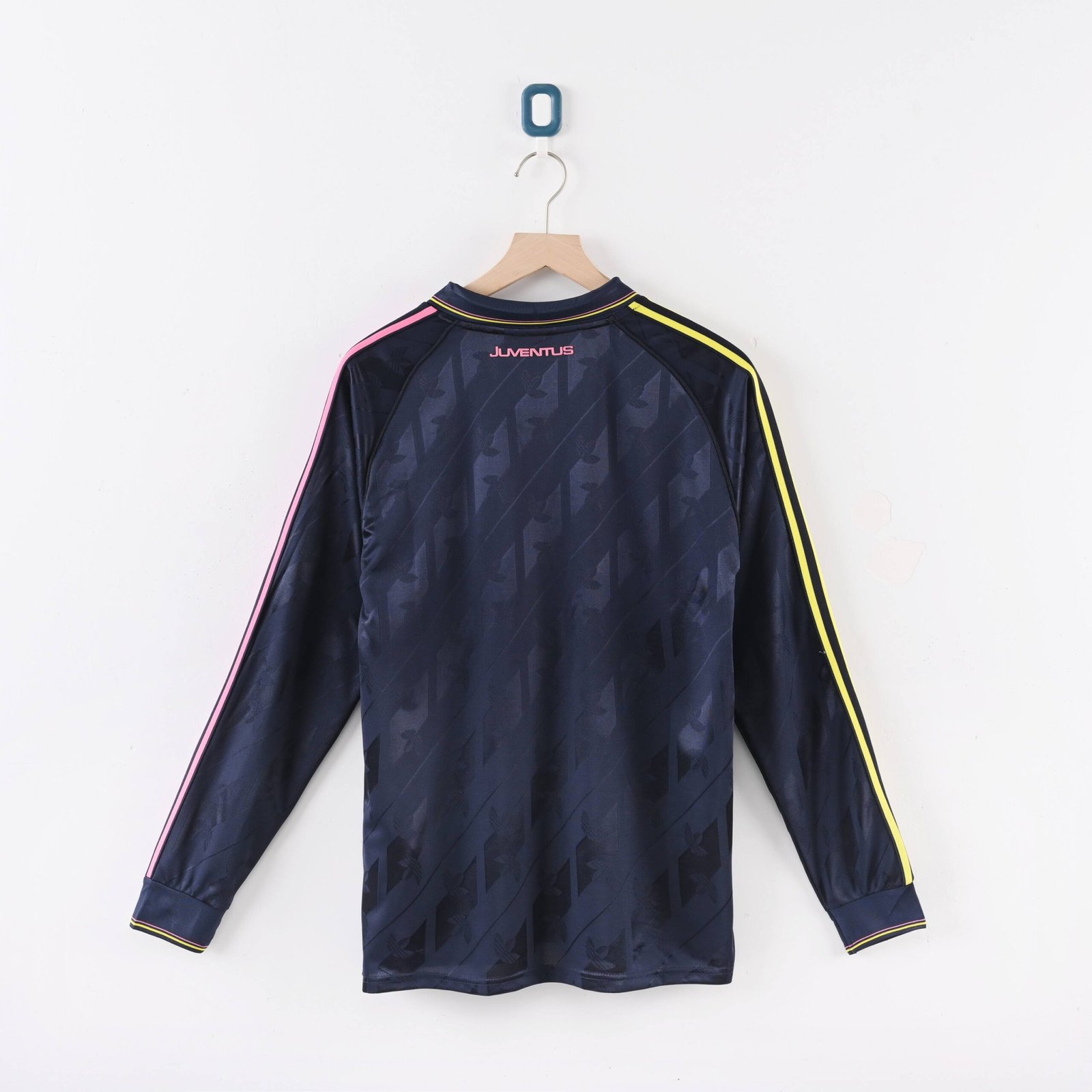 2024/25 Juventus Retro Special Edition Long Sleeve - Image 6