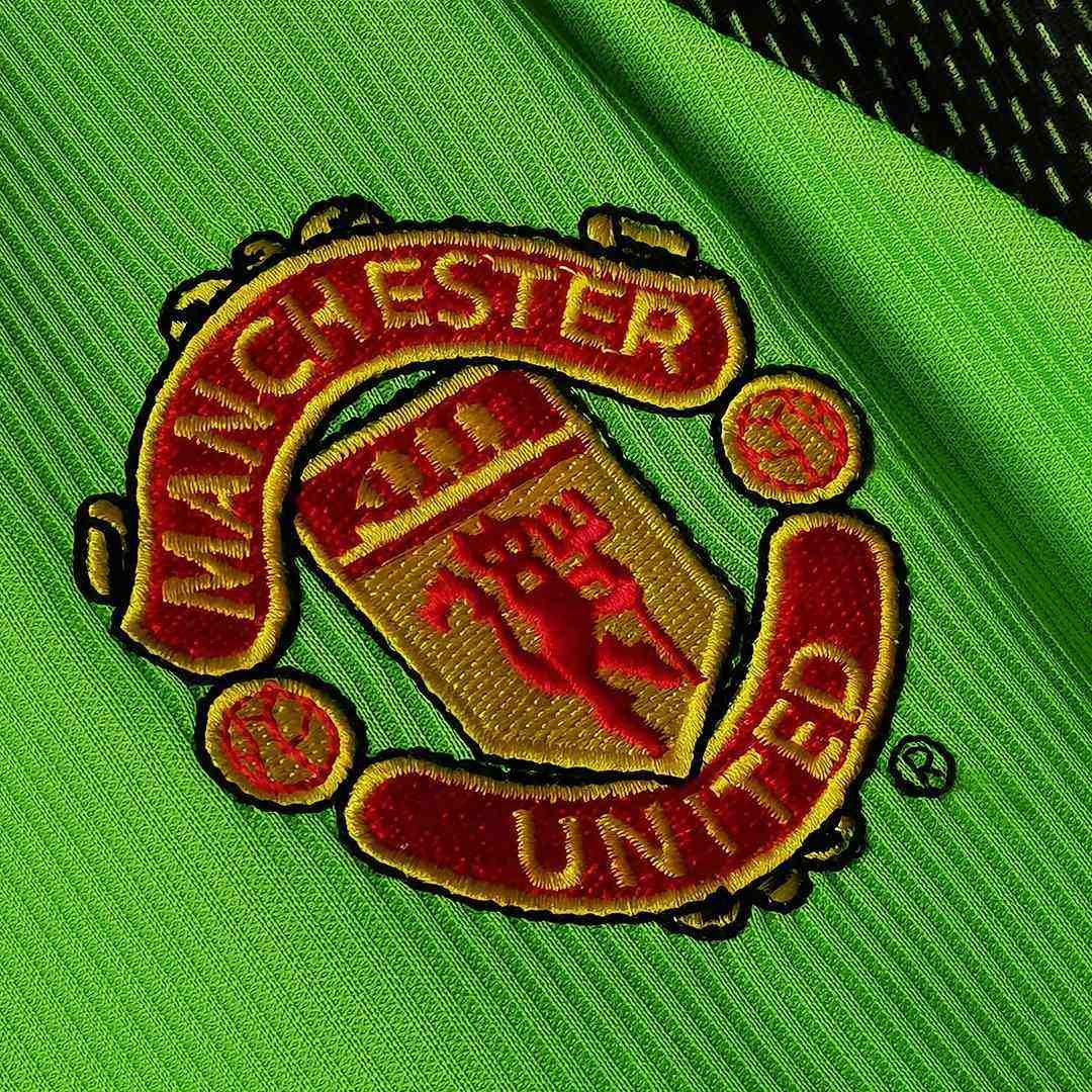 1998/99 Manchester United Retro Goalkeeper Jersey Long Sleeve - Image 5