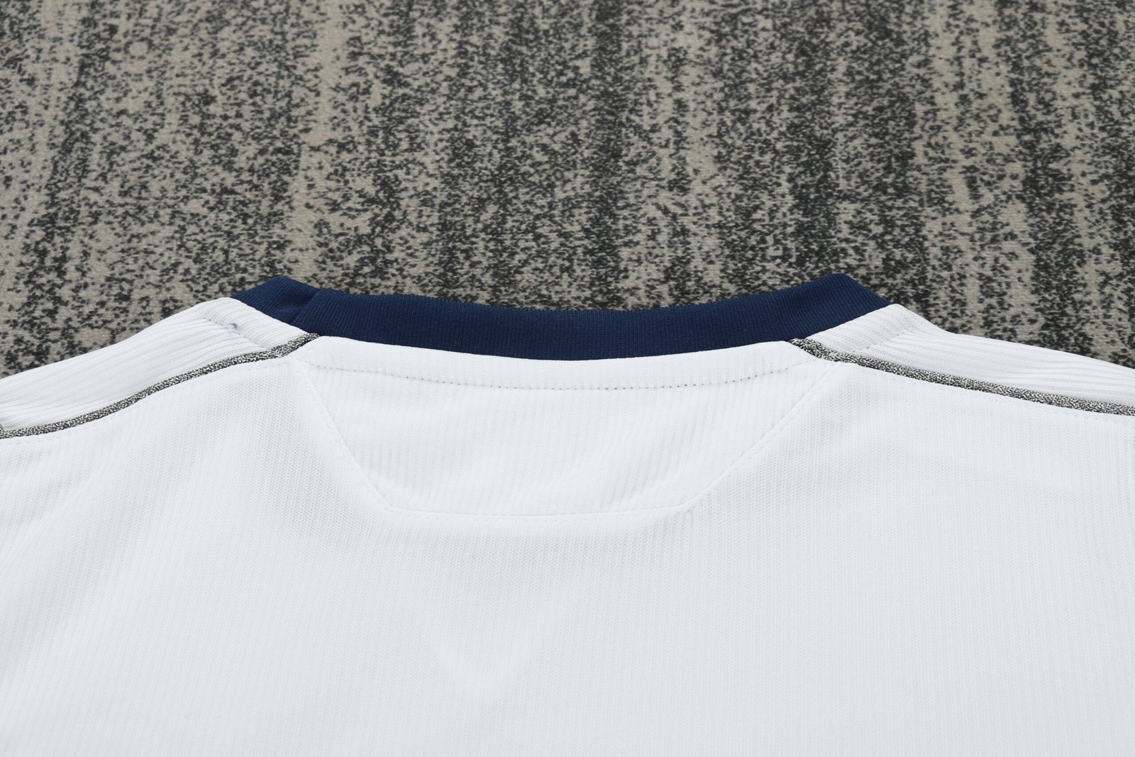 2000/01 Manchester United Away Retro Kids Jersey - Image 9