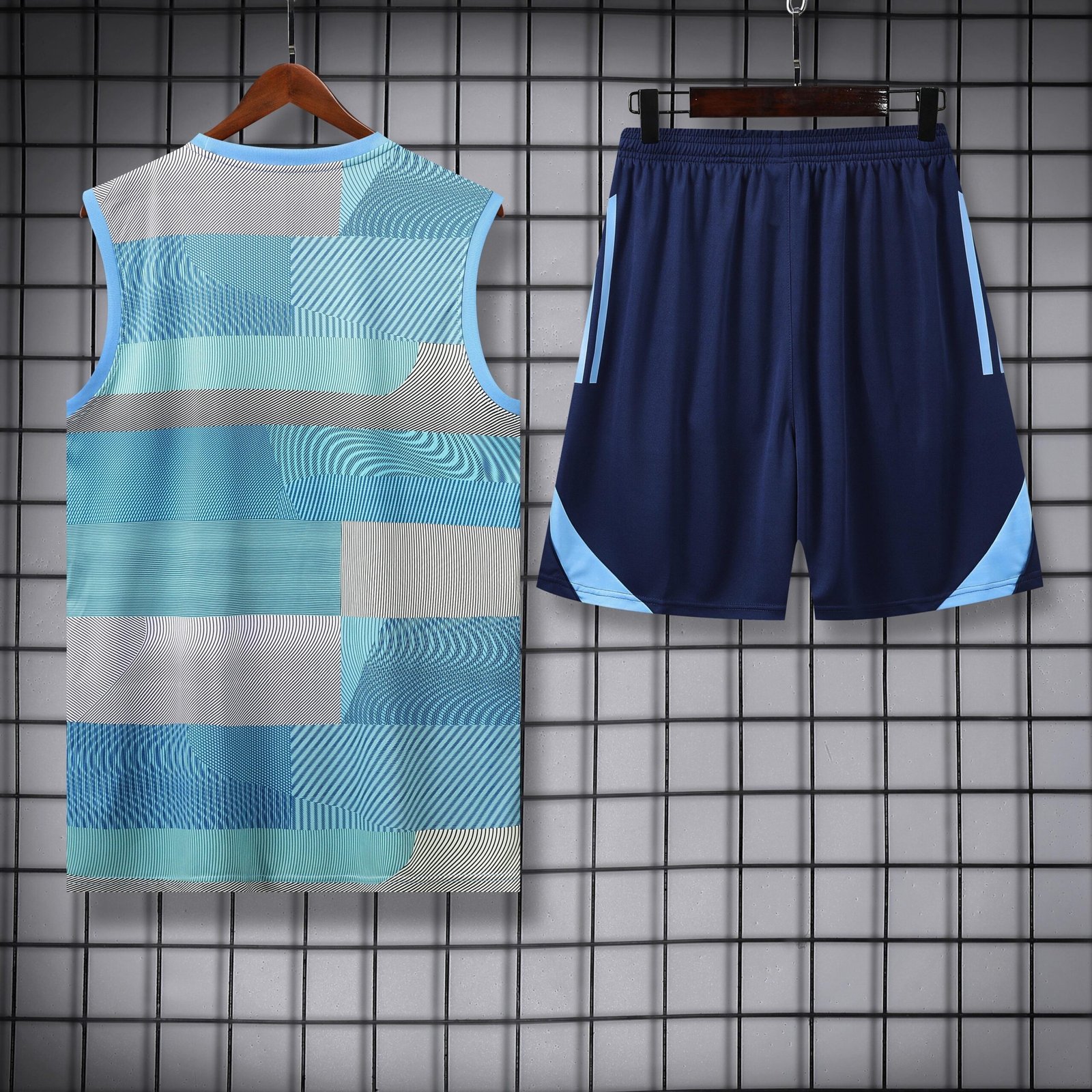 2025/26 Real Madrid?Vest Suit - Image 2