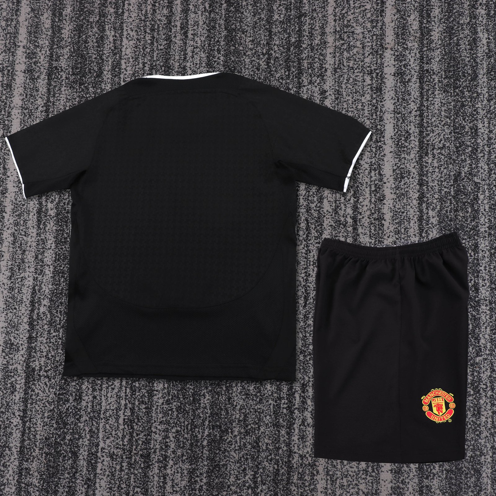 2003/04 Manchester United Away Retro Kids Jersey - Image 2