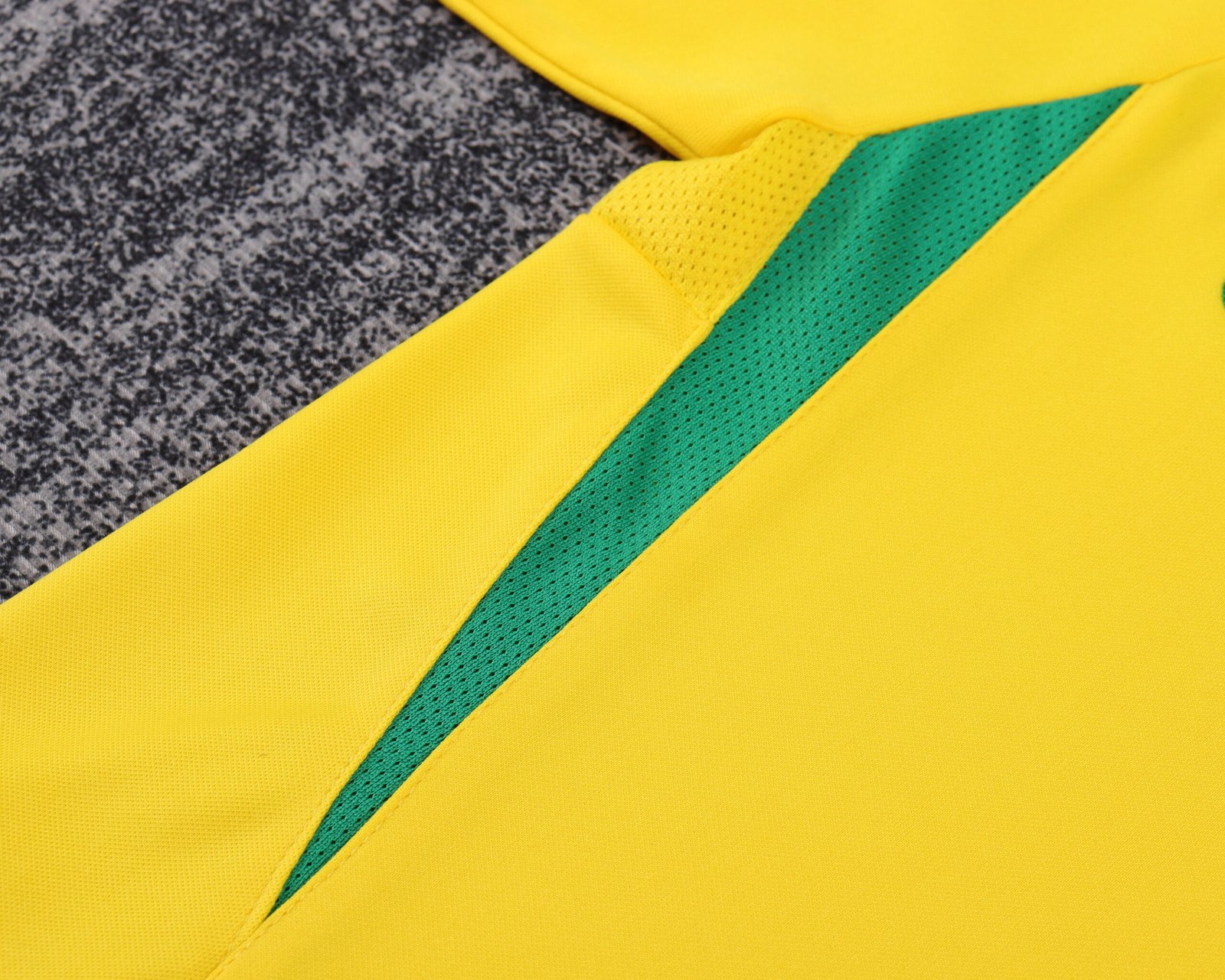 2002 World Cup Brazil Home Retro Kids Jersey - Image 6