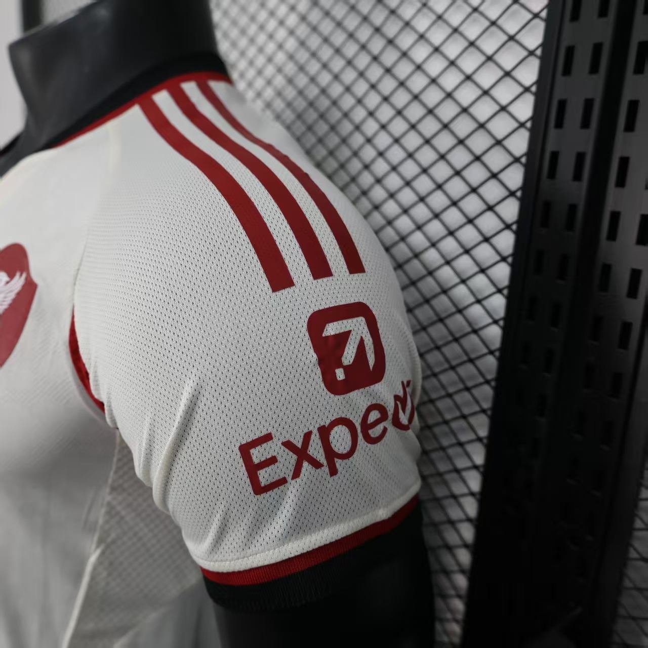 2025/26 Liverpool Away Jersey Player Version - Image 7