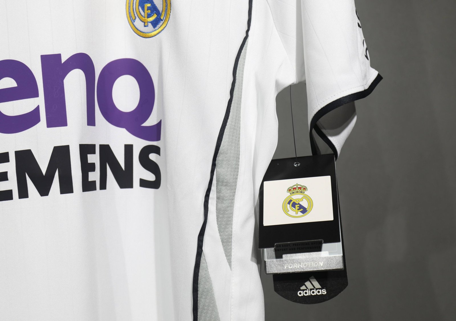 2006/07 Real Madrid Home Retro Jersey Player Version - Image 5