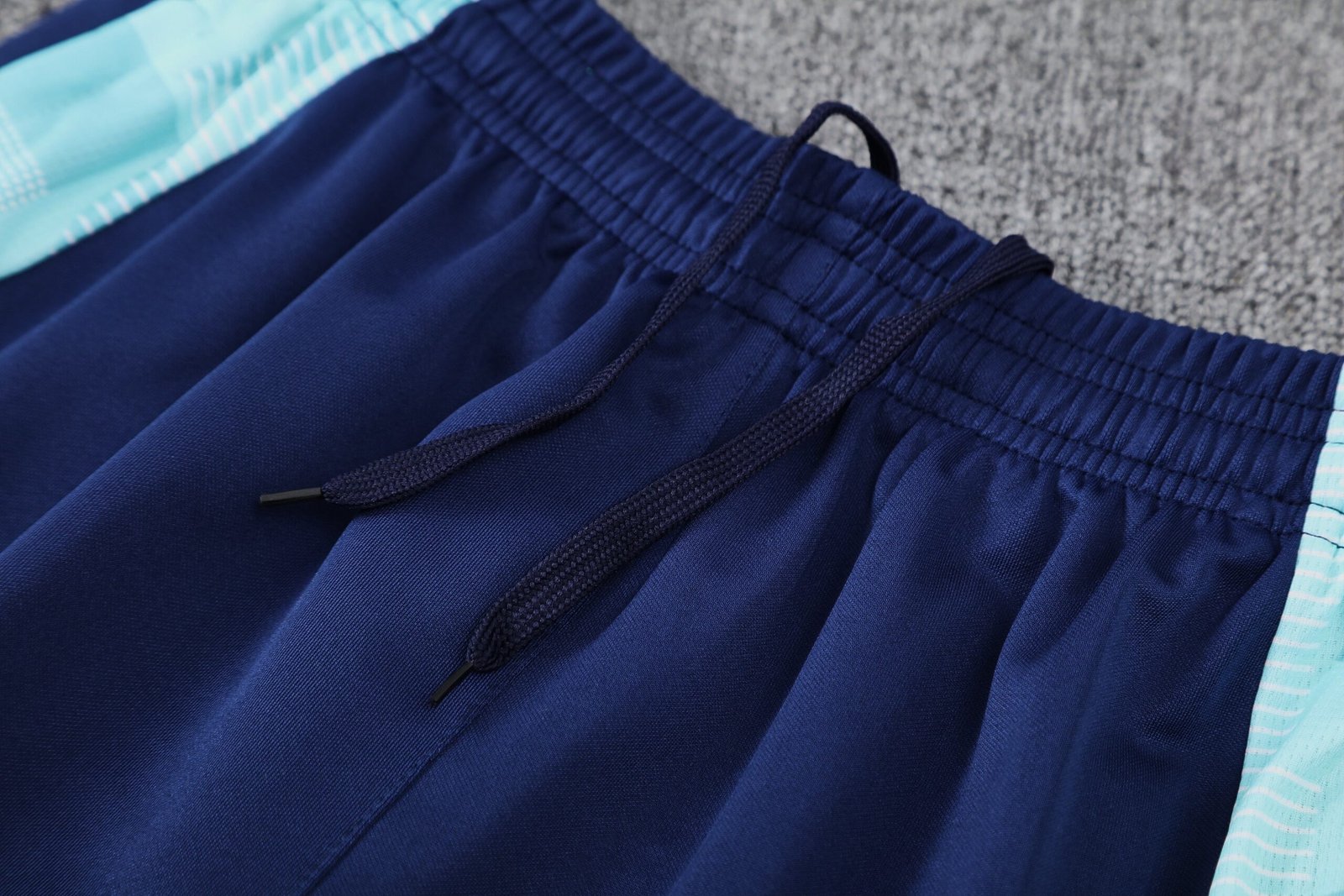 2025/26 CR Flamengo Hoodie Set (Top+Pants) - Image 10