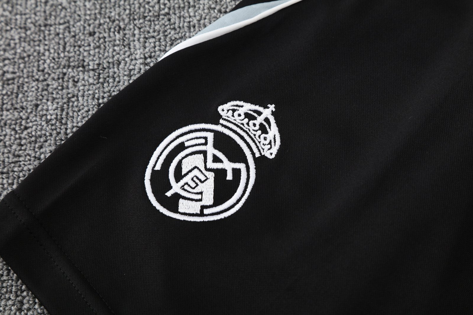 2025/26 Real Madrid?Vest Suit - Image 12
