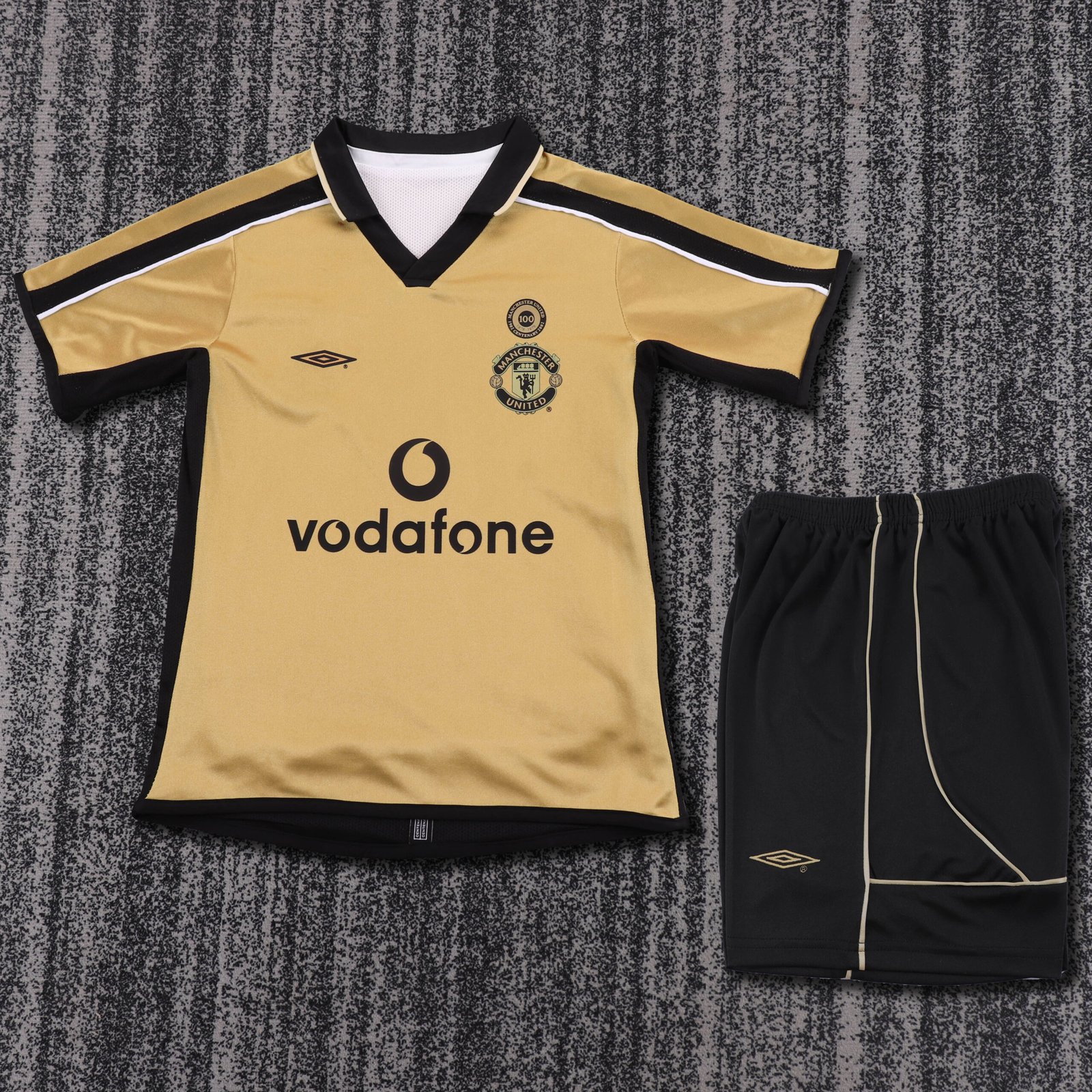 2001/02 Manchester United Away Retro Kids Jersey?100th Centenary - Image 2