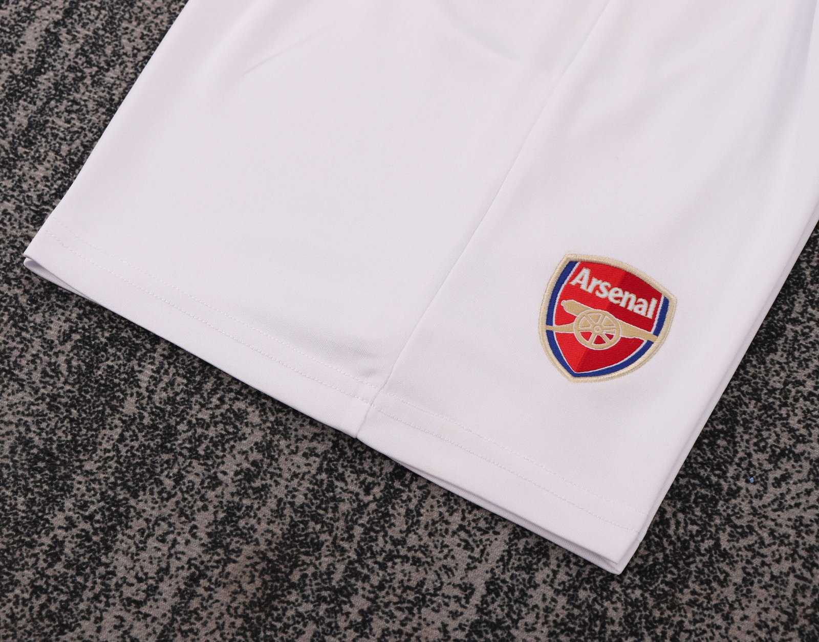 2004/05 Arsenal Home Retro Kids Jersey - Image 9