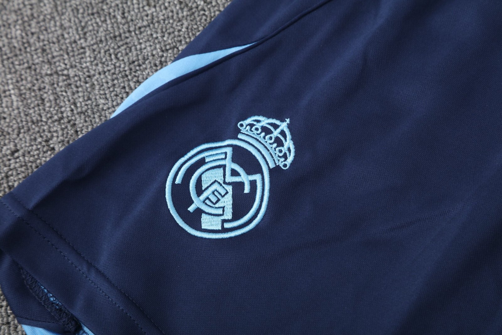 2025/26 Real Madrid?Vest Suit - Image 8