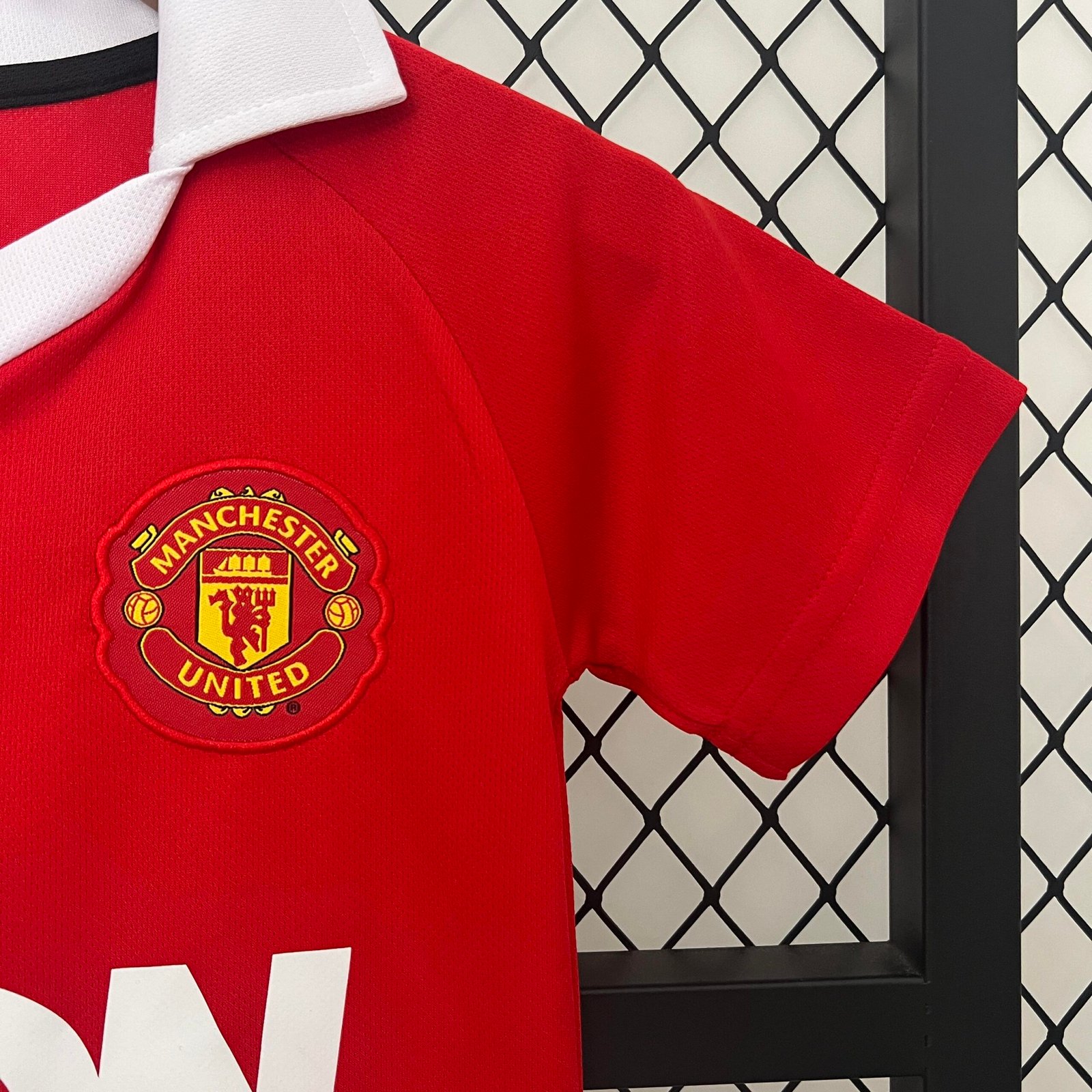 2010/11?Manchester United Home Retro Jersey Kids Kit - Image 5