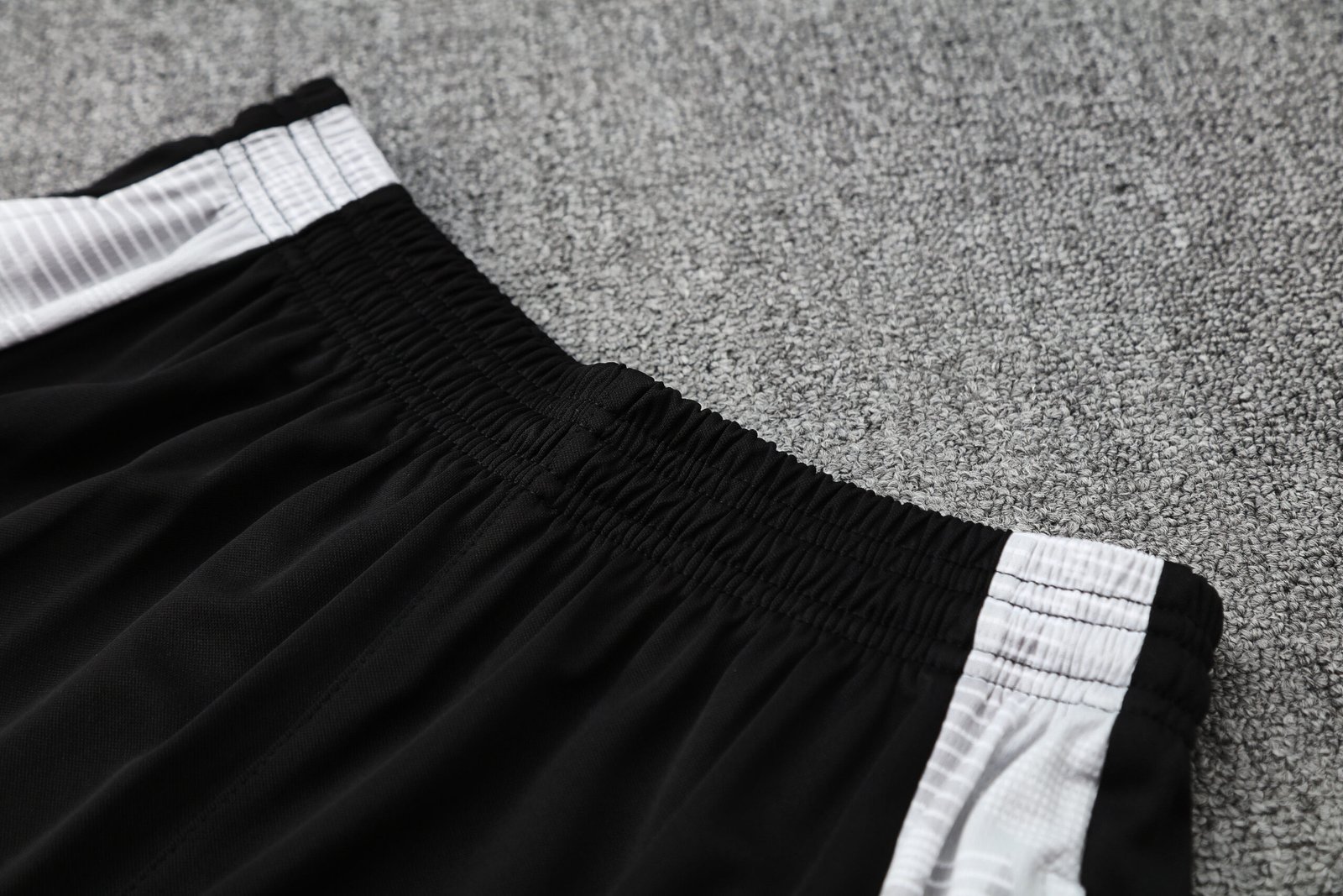 2025/26 Real Madrid?Vest Suit - Image 9