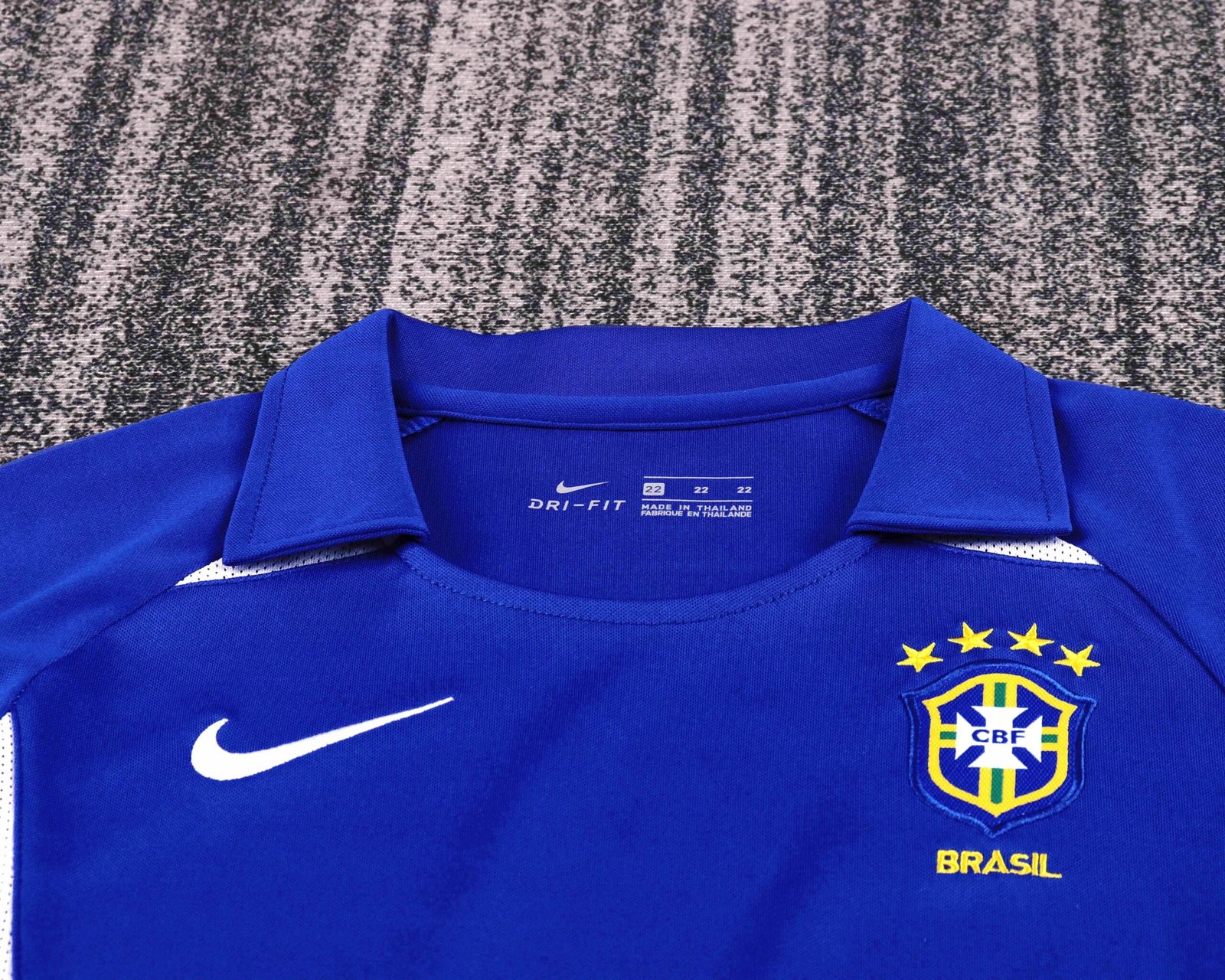2002 World Cup Brazil Away Retro Kids Jersey - Image 4