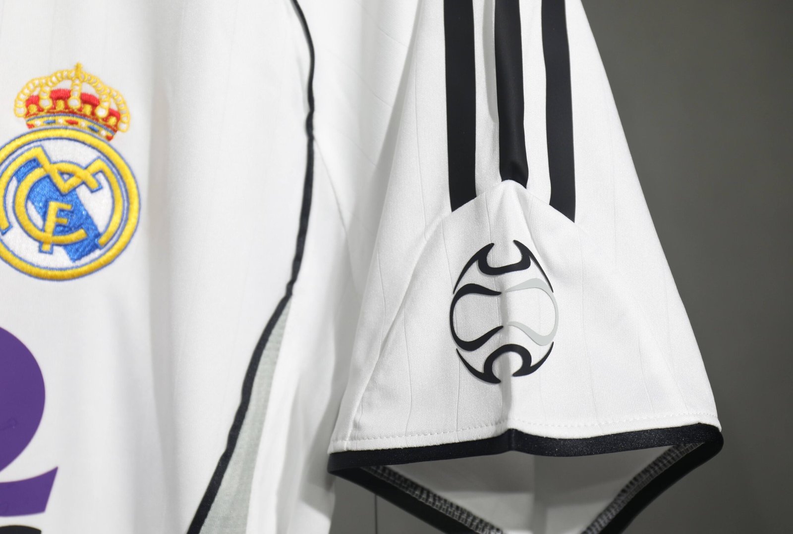 2006/07 Real Madrid Home Retro Jersey Player Version - Image 4