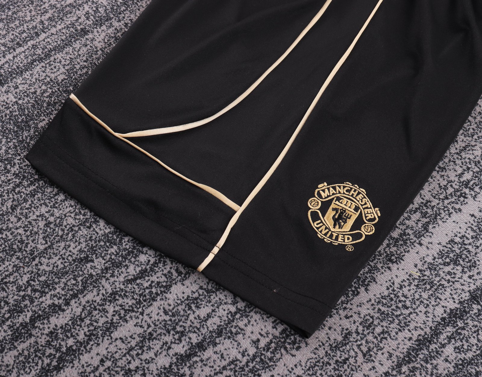 2001/02 Manchester United Away Retro Kids Jersey?100th Centenary - Image 22