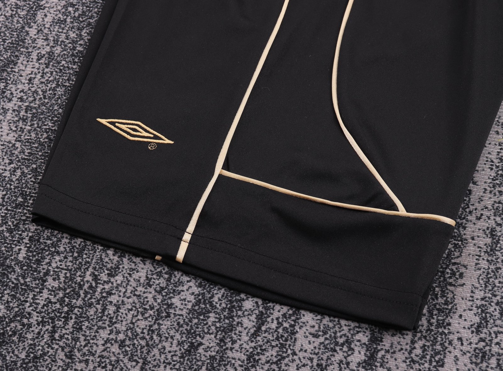 2001/02 Manchester United Away Retro Kids Jersey?100th Centenary - Image 23