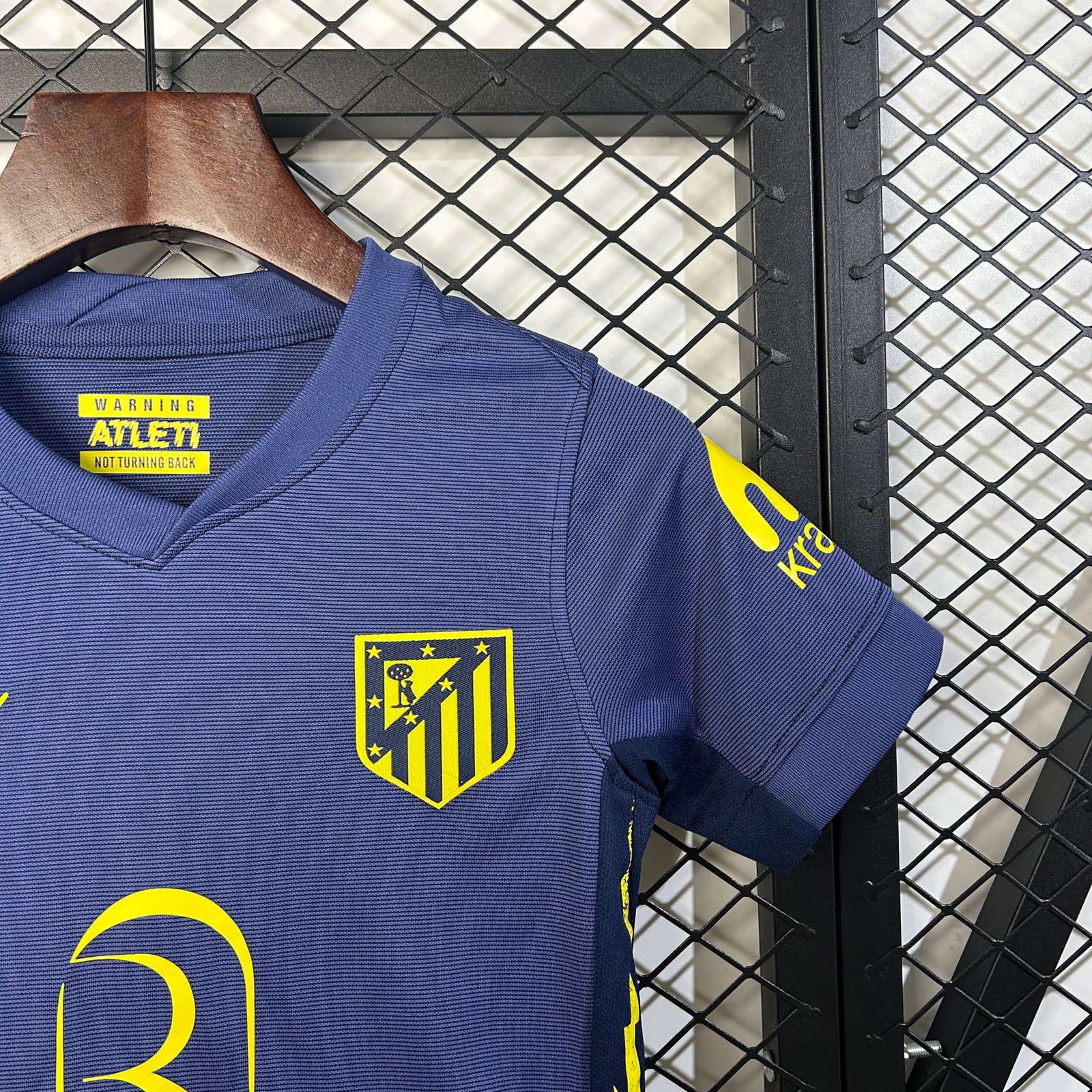 2025/26 Atletico Madrid Away Kids Jersey - Image 5