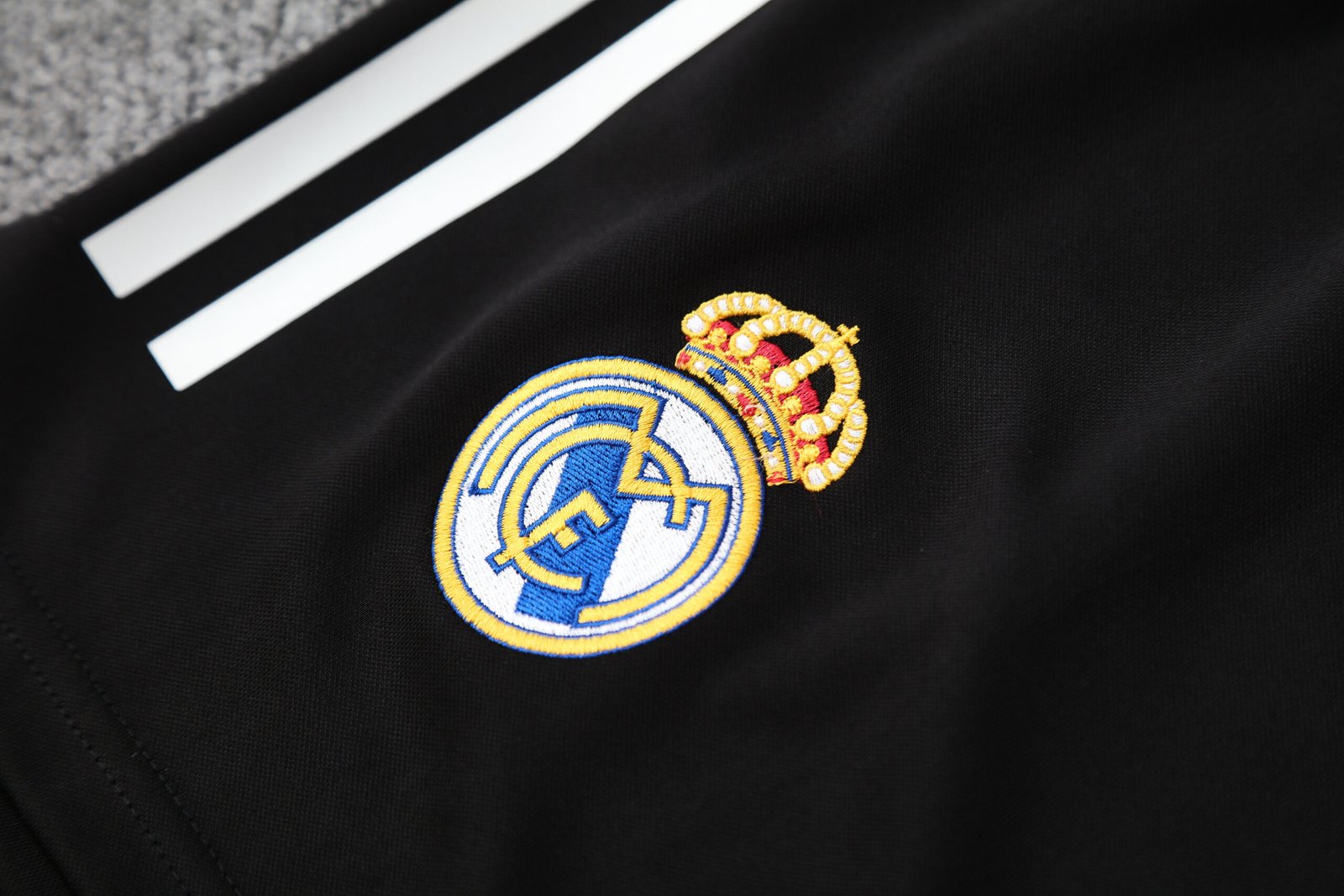 2025/26 Real Madrid?Vest Suit - Image 11