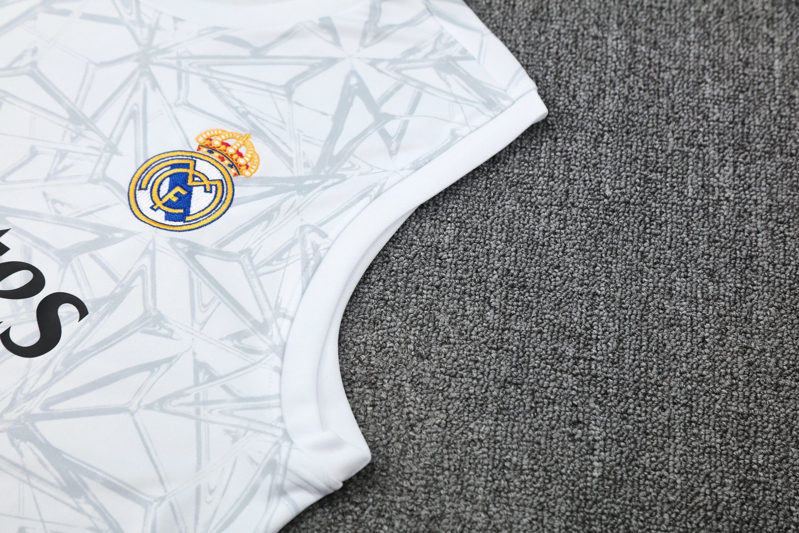 2025/26 Real Madrid?Vest Suit - Image 8