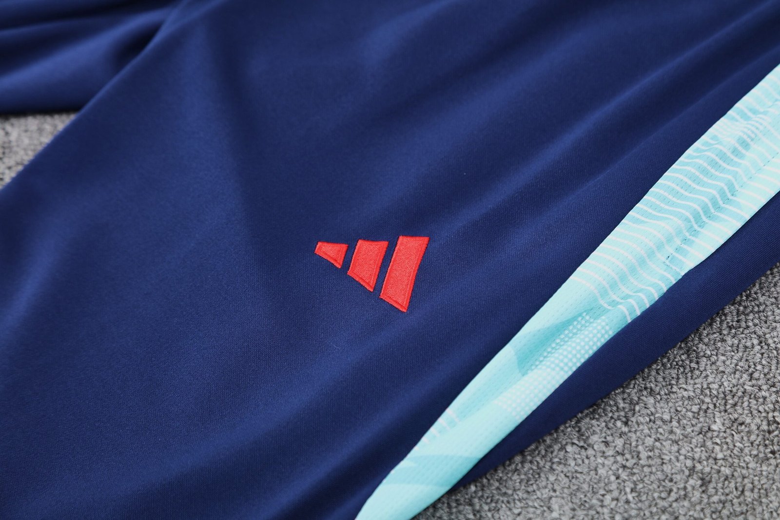 2025/26 CR Flamengo Hoodie Set (Top+Pants) - Image 13