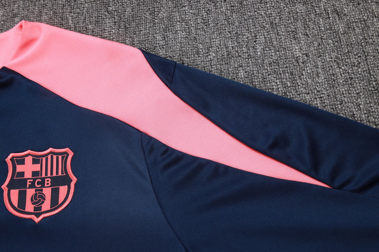 2025/26 Barcelona Long sleeves Training Set - Image 10