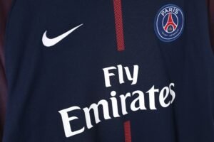 Retro 17/18 PSG Home  S-XXL - Image 3