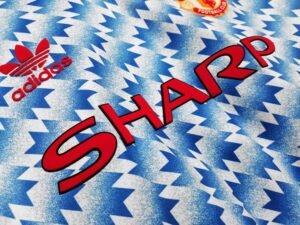 Retro Manchester United 1990/92 Away Long Sleeves - Image 3