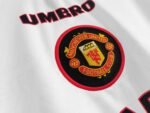 Retro Manchester United 96/97 Away - Image 7