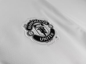 Retro Manchester United 2012/13 Away - Image 4