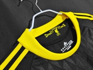 Retro LVP 2010-11 Third - Image 3