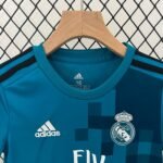 Kids  Real Madrid 17/18 Third - Image 3