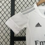 Kids Kit Real Madrid 15/16 Home White - Image 3
