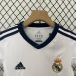 Kids Kit Real Madrid 12/13 Home White - Image 4