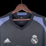 Retro Real Madrid 2016/17 Third - Image 3