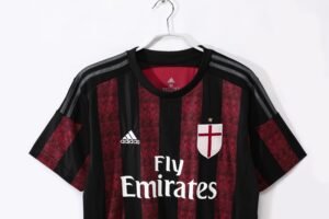 Retro 15/16 AC Milan Home - Image 3