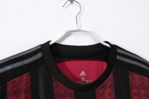 Retro 15/16 AC Milan Home - Image 8