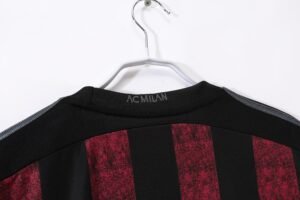 Retro 15/16 AC Milan Home - Image 9